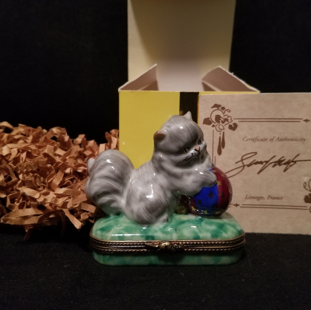 Limoges Cat Pillbox
